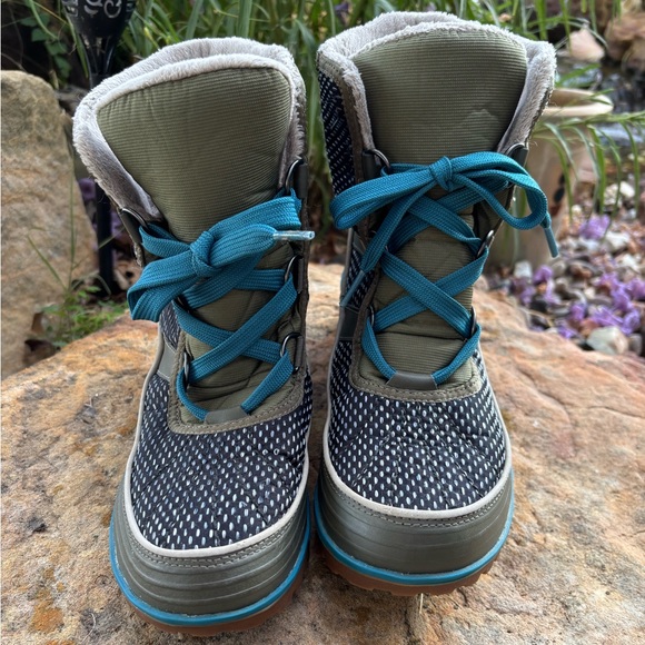 *NEW* Sorel Tivoli II Waterproof Green/Black/Blue Women's Boots Sz 9 - Picture 2 of 7